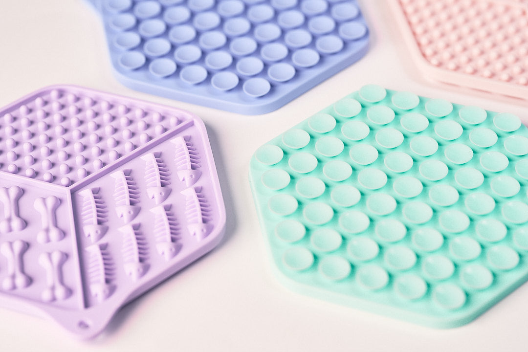 Dog pastel lick mat suction