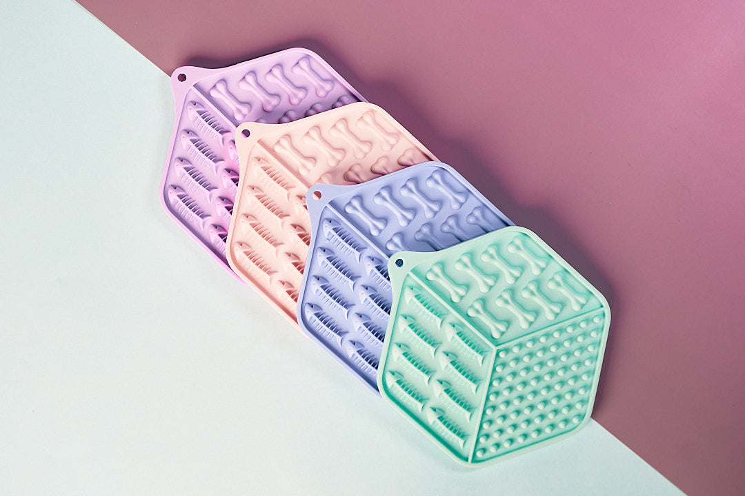 Dog pastel lick mat suction